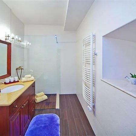 Blato Sleeps 10 Pool Air Con Wifi Blato (Zupa Dubrovacka)