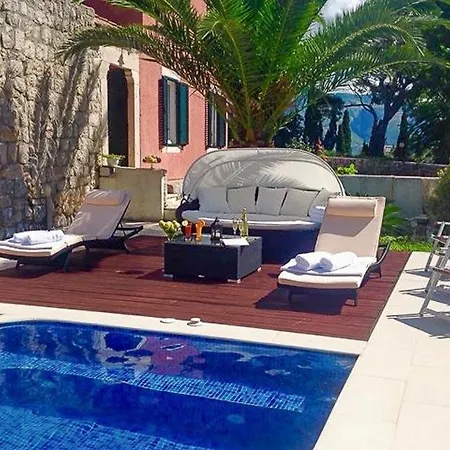Blato Sleeps 10 Pool Air Con Wifi * Blato (Zupa Dubrovacka)